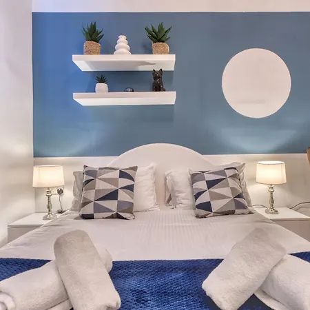Seafront Balcony For 5, Steps From St George's Bay By 360 Estates Бирзеббуджа