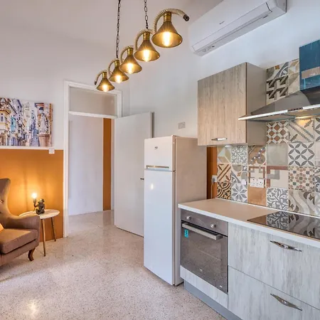 Апартаменты Seafront Balcony For 5, Steps From St George's Bay By 360 Estates Бирзеббуджа