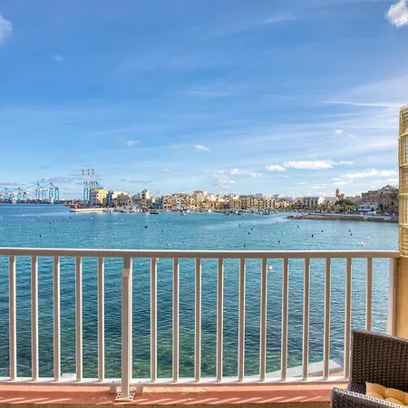 Апартаменты Seafront Balcony For 5, Steps From St George's Bay By 360 Estates