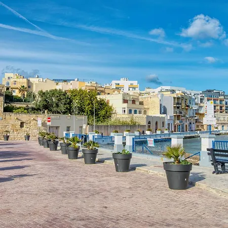 Seafront Balcony For 5, Steps From St George's Bay By 360 Estates Апартаменты Бирзеббуджа