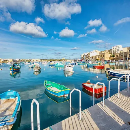 Seafront Balcony For 5, Steps From St George's Bay By 360 Estates Апартаменты *